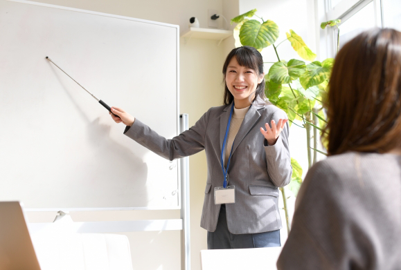 保険代理店募集人向け研修事業